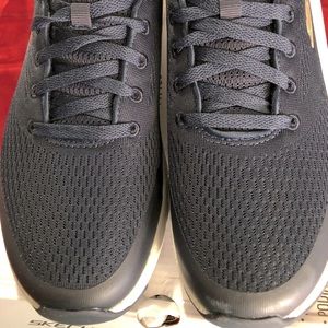 lace-up skechers arch fit mens navy sneakers Size 10 Excellent Condition